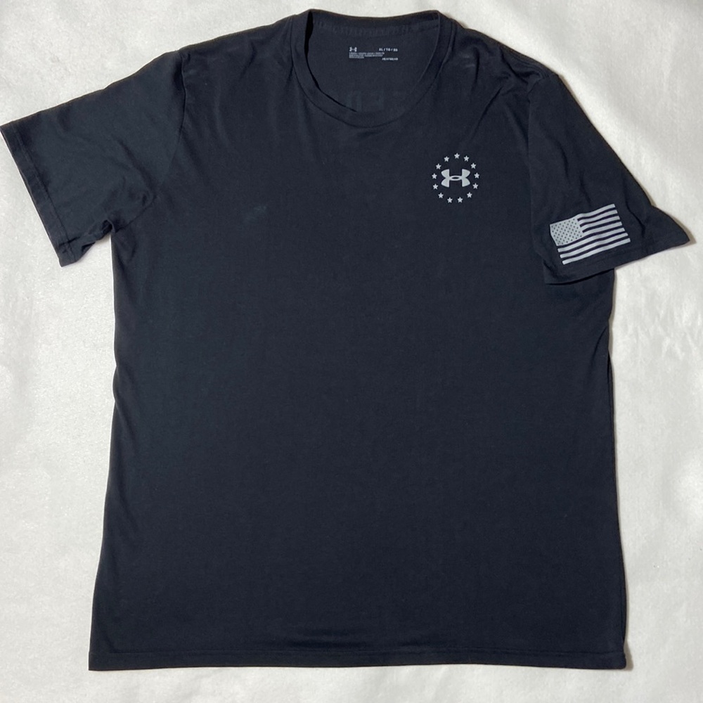 Under Armour “FREEDOM” T Shirt. Black/Gray. Size X Large